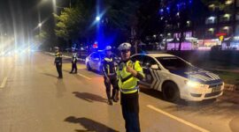 Anggota Satlantas Polresta Barelang tengah razia balap liar. Foto:dok/Humas Polresta Barelang