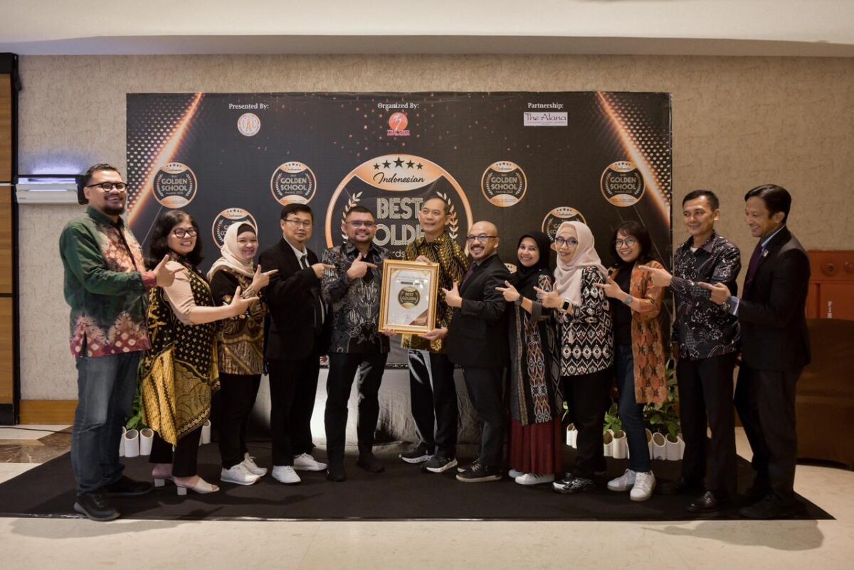 Indonesia Achievement Center menyerahkan penghargaan tersebut pada malam penganugerahan di Ballroom The Alana Hotel & Convention Center, Yogyakarta, Jumat (12/12). Foto:Humas BP Batam