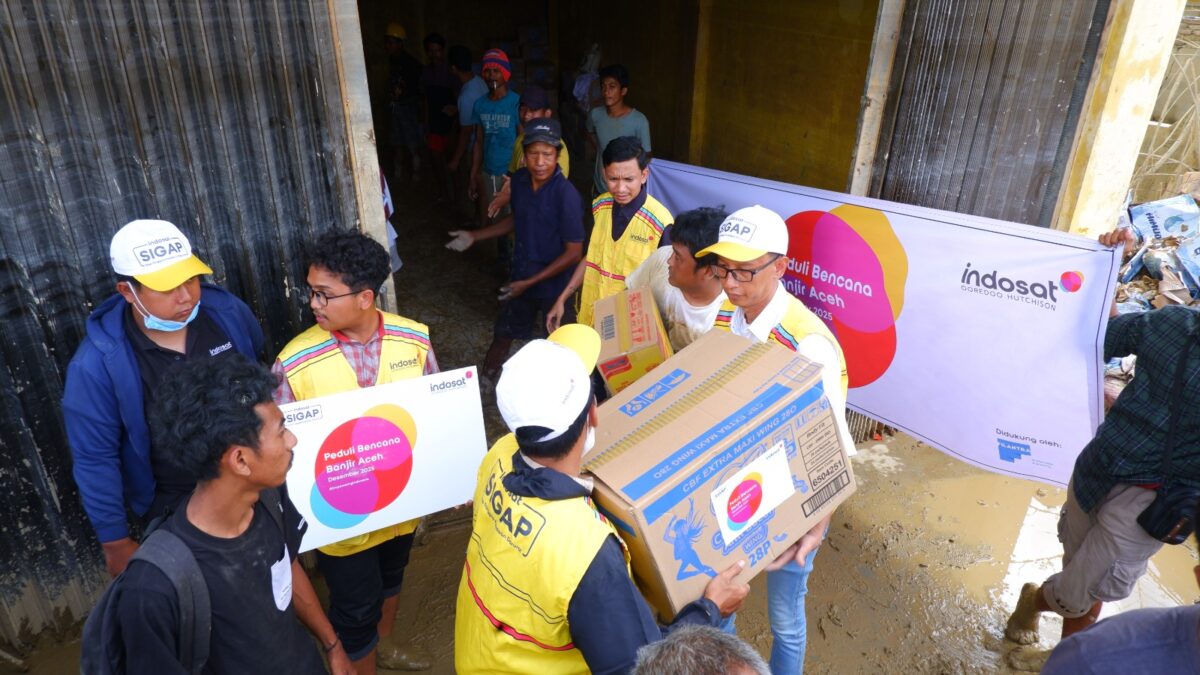 Indosat salurkan bantuan kepada korban bencana alam di Aceh Tamiang. Foto:Istimewa