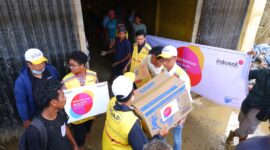 Indosat salurkan bantuan kepada korban bencana alam di Aceh Tamiang. Foto:Istimewa