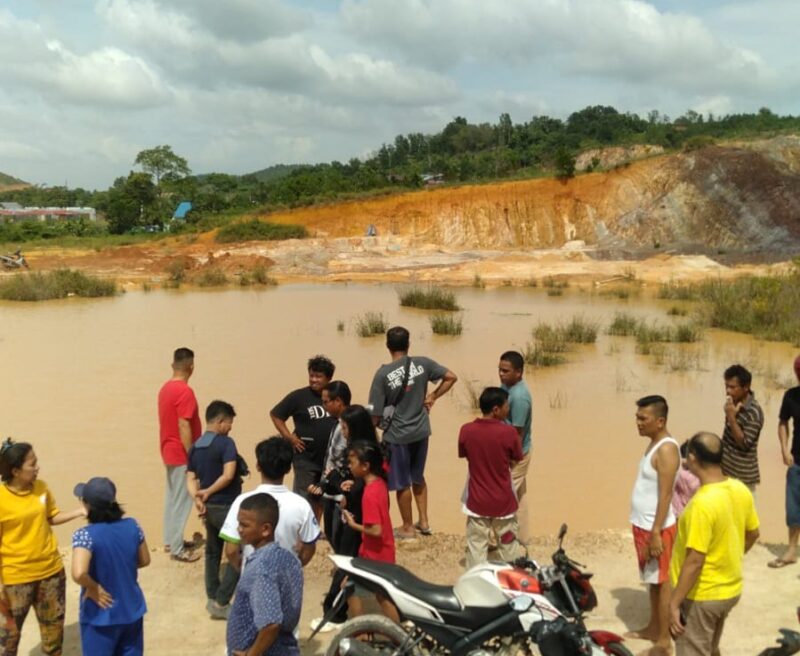 Kolam galian di belakang kantor Kelurahan Kibing, Kecamatan Batu Aji yang merenggut korban jiwa pada Minggu (14/12/2025). Foto:Ist/matapedia
