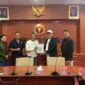 Ketua Dewan Penasihat PWI Kota Batam, Agus Bagjana bersama PWI Pusat. Foto:Ist