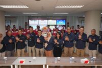 Direktur Utama Telkom Indonesia Dian Siswarini, Komisaris Independen Telkom Ira Noviarti, dan Direktur Human Capital Management Willy Saelan beserta Jajaran saat melakukan peninjauan langsung kesiapan infrastruktur dan layanan ke Posko TelkomGroup Siaga NATARU 2025/2026 di Telkom Regional III, Malang, pada beberapa waktu lalu. Foto:Telkom/matapedia