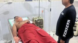 Korban saat berada di Rumah Sakit Embung Fatimah Batam beberapa hari lalu. Foto:dok/Polsek Sagulung