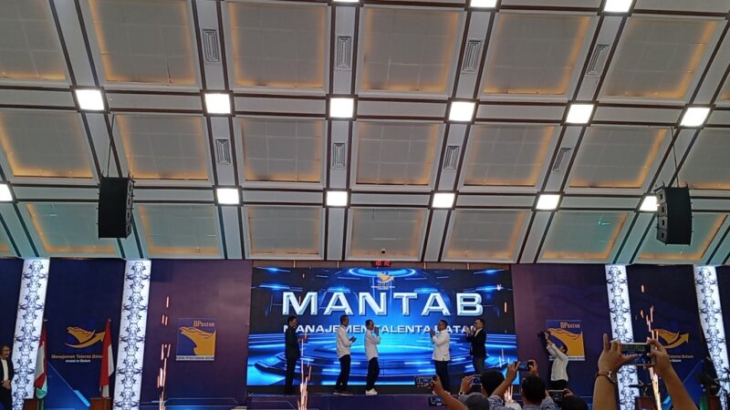 Peluncuran aplikasi Mantap BP Batam, Senin (8/12/2025). Foto:Zalfirega/matapedia