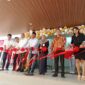 Pemotongan pita sebagai tanda diresmikan RSIA Royal Medika, Selasa (9/12/2025). Foto:Zalfirega/matapedia