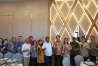 Disnaker Kepri bersama Himpunan Pengusaha Penempatan Tenaga Kerja Dalam Negeri (HPPTKDN) Kota Batam di Restoran Baba, Batam Centre, Selasa (9/12/2025). Foto:Zalfirega/matapedia