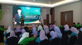 Sekretaris DPW Partai Kebangkitan Bangsa (PKB) Aman saat memberikan pengarahan pada Musyawarah Cabang (Muscab) di Hotel Aston Pelita, Kota Batam, Minggu (14/12/2025). Matapedia6.com/Luci