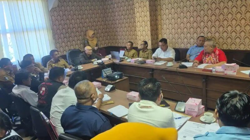 Rapat pleno penetapan UMK tingkat Kabupaten Kota di Provinsi Kepri dilaksanakan di gedung Graha Kepri, Batam Centre, Senin (22/12/2025). Matapedia6.com/Luci