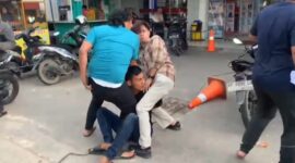 Terduga pelaku curanmor ditangkap buser Polsek Sagulung depan RSUD Embung Fatimah Batu Aji, Batam pada Minggu (7/12/2025). Foto:dok/Istimewa/matapedia