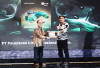 PLN Batam meraih dua penghargaan dalam ajang Asia Sustainability Reporting Rating (ASRRAT) 2025. Foto:Humas PLN