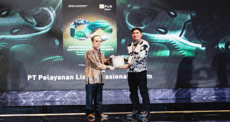 PLN Batam meraih dua penghargaan dalam ajang Asia Sustainability Reporting Rating (ASRRAT) 2025. Foto:Humas PLN