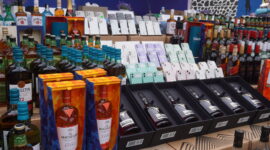 Minuman alkohol dan sejumlah rokok ilegal disita Bea Cukai. Foto:Istimewa