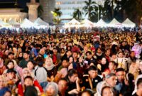 Pergantian tahun baru 2026 di Alun-alun Engku Putri meriah tanpa pesat kembang api. Foto:Diskominfo Batam