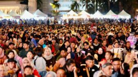 Pergantian tahun baru 2026 di Alun-alun Engku Putri meriah tanpa pesat kembang api. Foto:Diskominfo Batam