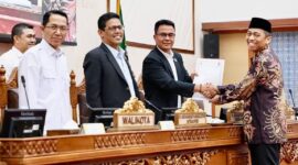 Rapat paripurna DPRD kota Batam bersama Wali Kota Batam Amsakar Achmad, Rabu (21/1/2026). Foto:Diskominfo