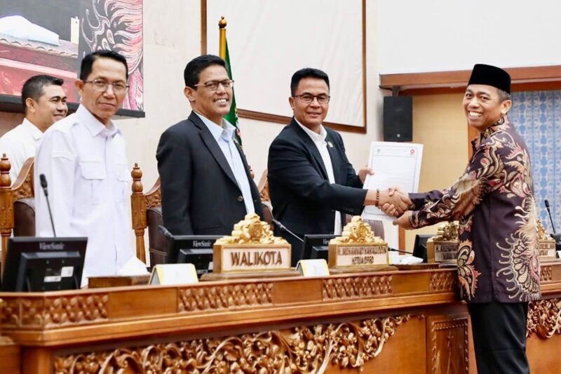Rapat paripurna DPRD kota Batam bersama Wali Kota Batam Amsakar Achmad, Rabu (21/1/2026). Foto:Diskominfo
