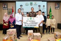 BAZNAS Batam bersama Kajari berikan bantuan kepada 25 pantiasuhan di Kota Batam, penyerahan bantuan dilaksanakan di aula kantor Kejaksaan Negeri Batam, Senin (26/1/2026). Matapedia6.com/Diakominfo