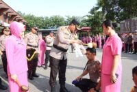 Kapolresta Barelang Kombes Pol Anggoro Wicaksono memimpin langsung Upacara Laporan Kenaikan Pangkat 127 personel Polresta Barelang Terhitung Mulai Tanggal (TMT) 1 Januari 2026. Foto:dok/Humas Polresta Barelang