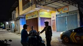 Polisi saat mencegah oknum diduga Hendak tarik motor. Foto:dok/Humas Polresta Barelang
