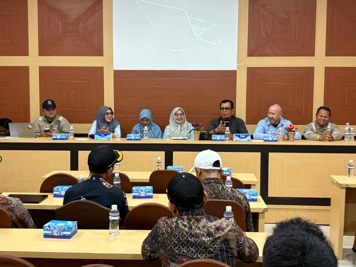 Industri ke SMKN 3 Batam beberapa hari lalu. Foto:Dok/PWI Batam