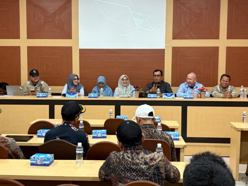 Industri ke SMKN 3 Batam beberapa hari lalu. Foto:Dok/PWI Batam