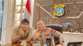 Kapolda Kepri Irjen Pol Asep Safrudin bersama Agus. Foto:Ist