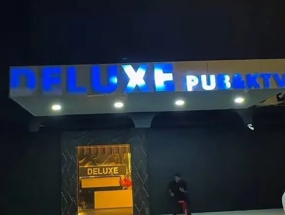 Pub & Deluxe tempat hiburan. Foto:Istimewa