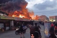 Api hanguskan belasan Kios di kawasan kuliner Mega Legenda Batam Kota, Kota Batam, Provinsi Kepri, Selasa (20/1/2026). Matapedia6.com/Istimewa