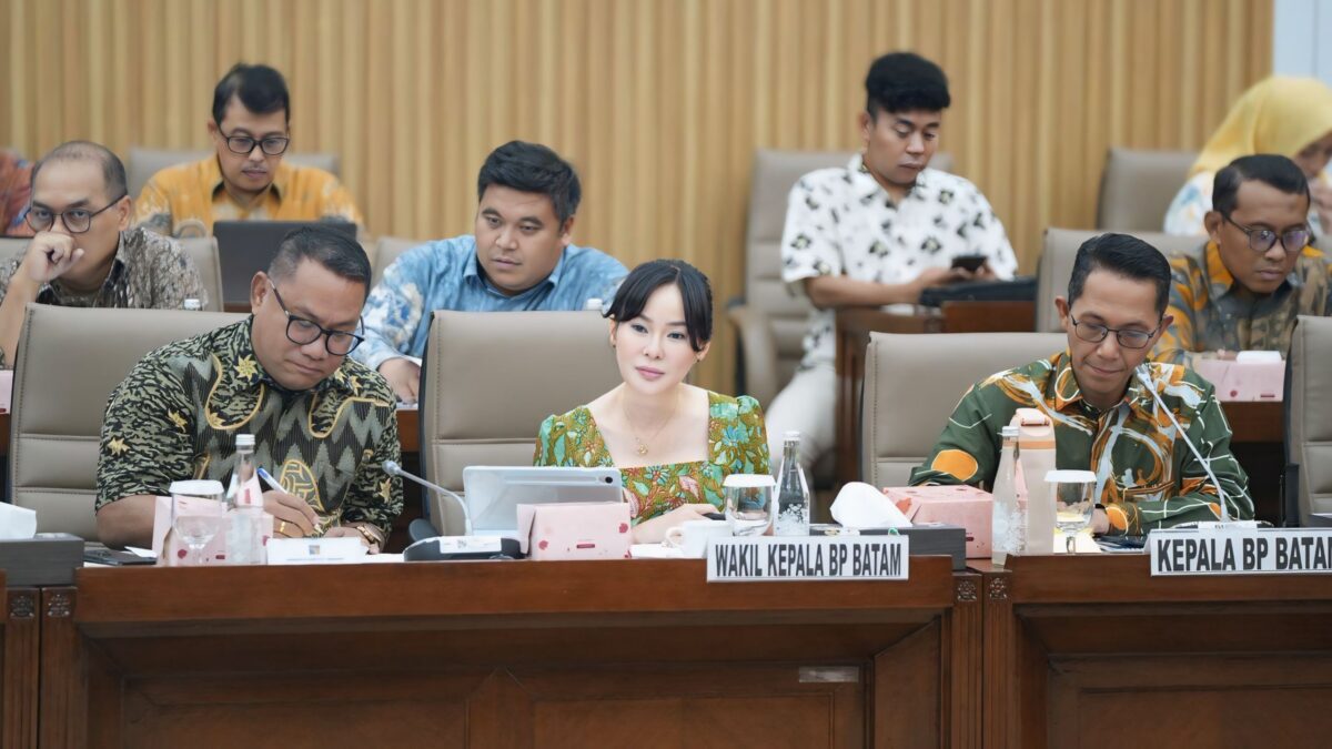 Kepala BP Batam Amsakar Achmad dan Wakil Kepala BP Batam Li Claudia saat RDP dengan DPR RI beberapa hari lalu. Foto:Humas BP