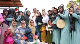 Kepala BP Batam Amsakar dan Wakil Kepala BP Batam Li Claudia bersama masyarakat Rempang Galang saat wacana pembangunan sekolah Merah Putih, Selasa (27/1/2026). Foto:Humas BP 