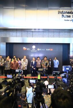 Pimpinan OJK Mundur: Ketua DK, Kepala Eksekutif Pasar Modal dan Deputi Komisioner Lepas Jabatan