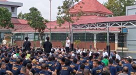 Kepala Lembaga Pemasyarakatan (Kalapas) Batam, Yosafat Rizanto saat memberikan sambutan saat serapan bersama dengan warga binaan, Jumat (9/1/2026). Foto:Rega/matapedia