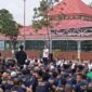 Kepala Lembaga Pemasyarakatan (Kalapas) Batam, Yosafat Rizanto saat memberikan sambutan saat serapan bersama dengan warga binaan, Jumat (9/1/2026). Foto:Rega/matapedia