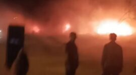 Kebakaran di bekas gudang Ban dekat Masjid Agung Sultan Mahmud pada Sabtu (10/1/2026). Foto:Dok/Rendi-matapedia