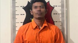Satu dari tiga pelaku pembobolan gudang di daerah Tanjung Buntung yang diamankan oleh Polsek Bengkong, Minggu (11/1/2026). Matapedia6.com/Dok Humas Polresta