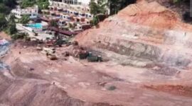 Bukit Vista Sukajadi Kota Batam yang saat ini gundul, akibat aktifitas cut and Fill yang dilakukan. Kegiatan ini sempat dihentikan BP Batam, namun kembali beraktifitas, Selasa (27/1/2026). Matapedia6.com/Istimewa