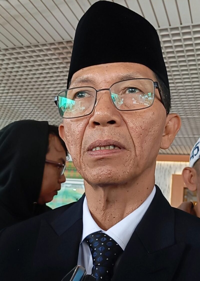 Wali Kota Batam Amsakar Achmad saat memberikan komentar mengenai kebakaran kapal di PT ASL usai menghadiri rapat paripurna purna di Kantor DPRD Kota Batam, Rabu (28/1/2026). Matapedia6.com/Luci