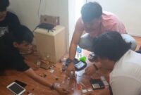 Dua terduga pengedar bersama barang bukti diamankan di Apartemen Permata Residence Batam beberapa hari lalu. Foto:Istimewa