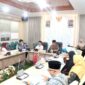Setelah rapat maraton sehari sebelumnya, Pansus kembali menggelar pembahasan lanjutan bersama Tim Pemerintah Kota Batam, Kamis (19/2/2026). Foto:Ist