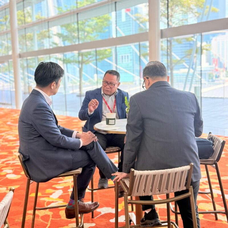 Anggota/Deputi Bidang Investasi dan Pengusahaan BP Batam, Fary Djemy Francis, dalam SMF Manufacturing Day Summit 2026 di Marina Bay Sands, Singapura. Foto:Humas BP