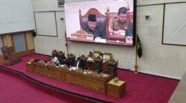 Wakil Ketua II DPRD Kota Batam Budi Mardianto Pimpin rapat paripurna penyampaian pokok pikiran Dewan tahun 2027, pada Rapat Paripurna yang dilaksanakan di Ruang Rapat Utama DPRD Batam, Selasa (3/2/2027).Matapedia6.com/Luci