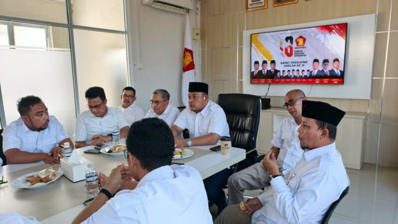 Ketua DPD Partai Gerindra Kepulauan Riau, H. Iman Sutiawan saat bersama Kader Gerindra pada Selasa (3/2/2026). Foto:Dok. Istimewa