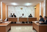 Konsumen bernama Sukarno melaporkan persoalan tersebut ke Badan Penyelesaian Sengketa Konsumen (BPSK) Kota Batam melalui kuasa hukumnya, Roger Marrow Sirumapea, SH dan Agus Sumantri, SH dari Kantor Advokat Roger Marrow Sirumapea & Partners. Foto:Istimewa