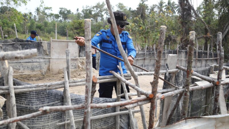 Petugas Ditpam BP Batam tertibkan tambang pasir beberapa hari lalu. Foto:Humas BP 