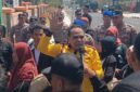 Warga Sumatera Barat yang berunjukrasa di depan pengadilan Negeri Batam. Anggota DPRD Batam Arlon Veristo tegas meminta pengadilan tidak memecah belah persaudaraan warga Sumatera Barat di Batam, Selasa (10/2/2026). Matapedia6.com/Luci