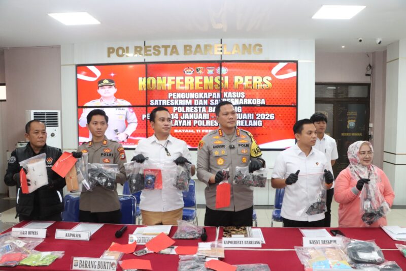Kapolresta Barelang Kombes Pol Anggoro Wicaksono dalam konferensi pers ungkap kasus narkotika di Batam, yang digelar di Lobby Polresta Barelang, Rabu (11/2/2026). Matapedia6.com/Dok Humas Polresta