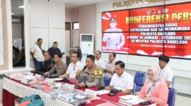 Kapolresta Barelang Kombes Pol Anggoro Wicaksono pimpin ungkap kasus asusila yang dilakukan guru SMKN 1 Batam, di lobi utama Polresta Barelang, Rabu (11/2/2026). Matapedia6.com/Dok Polresta