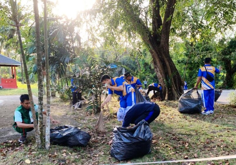 Rumah Sakit BP Batam (RSBP Batam) menggerakkan seluruh pegawai turun langsung dalam aksi gotong royong massal, Rabu (11/2/2026). Foto: Humas BP