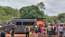 Lokasi penemuan pria yang ga tujuh diri di gubuk di daerah Simpang Tobing, Kecamatan Batuaji, dikerumi warga, Rabu (18/2/2026). Matapedia6.com/Istimewa